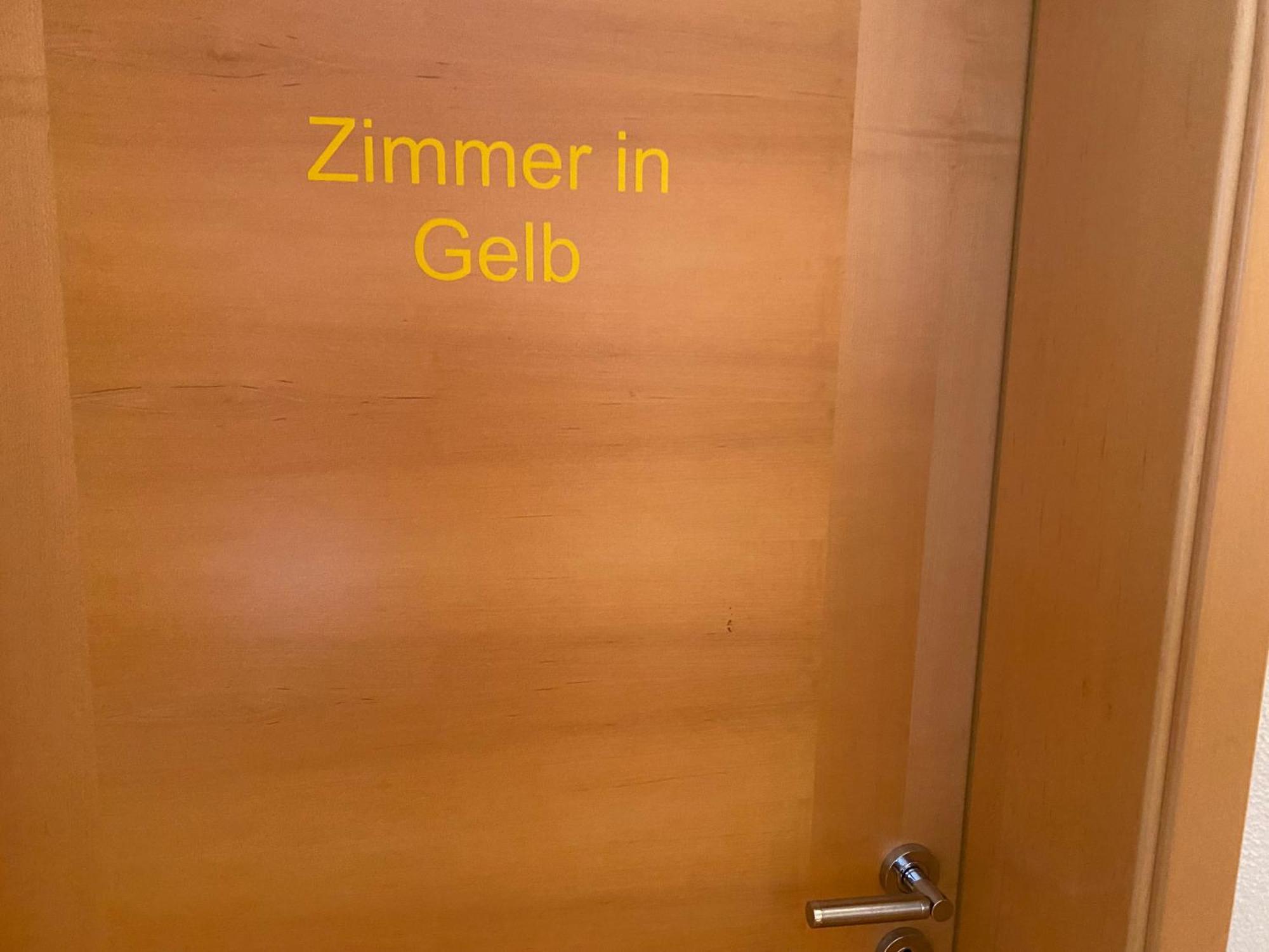 Ferienzimmer Oelhaf Zimmer In Gelb Self Check-In Mit Key-Tresore Wilhelmsdorf  Exterior photo